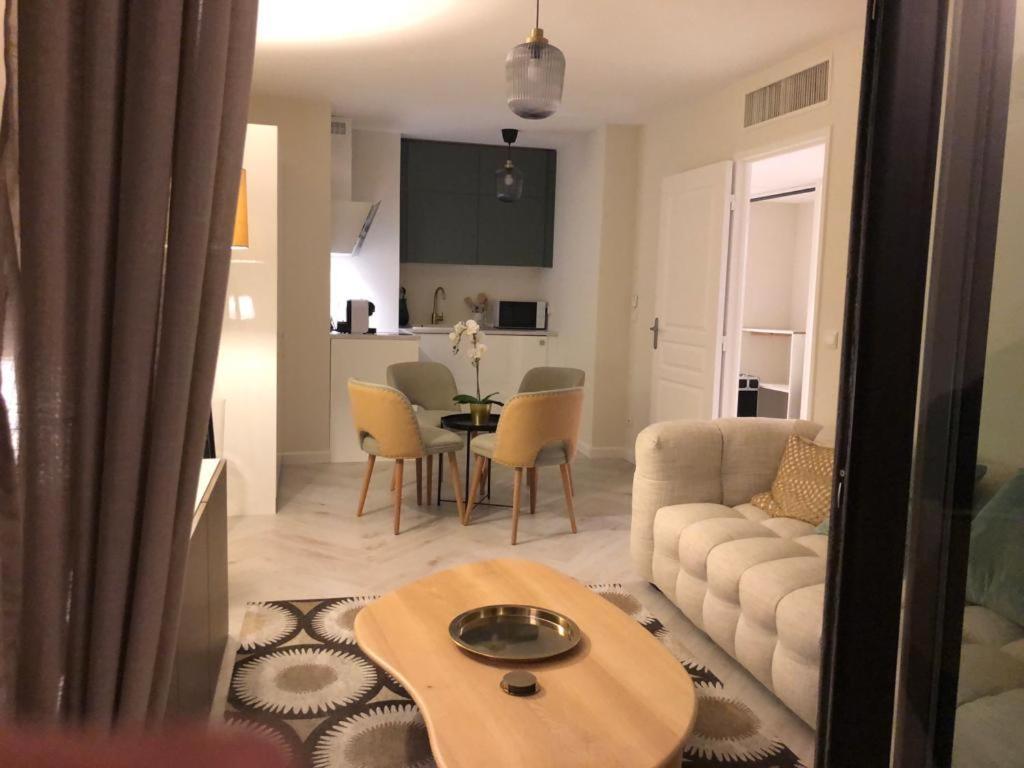 Beautiful Apartment Design Next To The Sea Antibes Kültér fotó